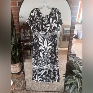 Maggy London Elegant Black and White Floral Dress